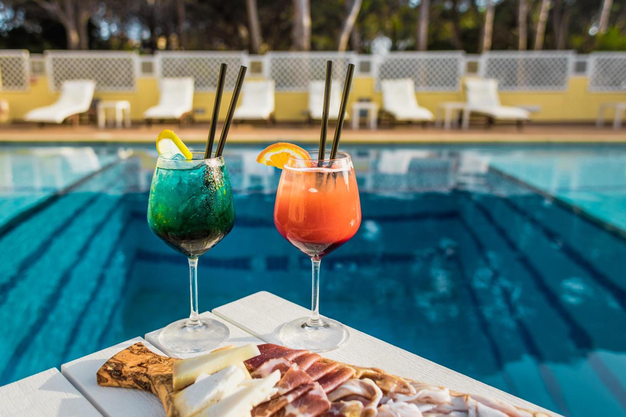 Hotel Fiore Di Maggio Villasimius Buitenkant foto