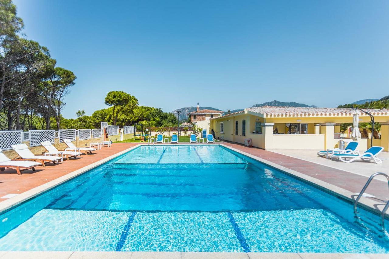 Hotel Fiore Di Maggio Villasimius Buitenkant foto