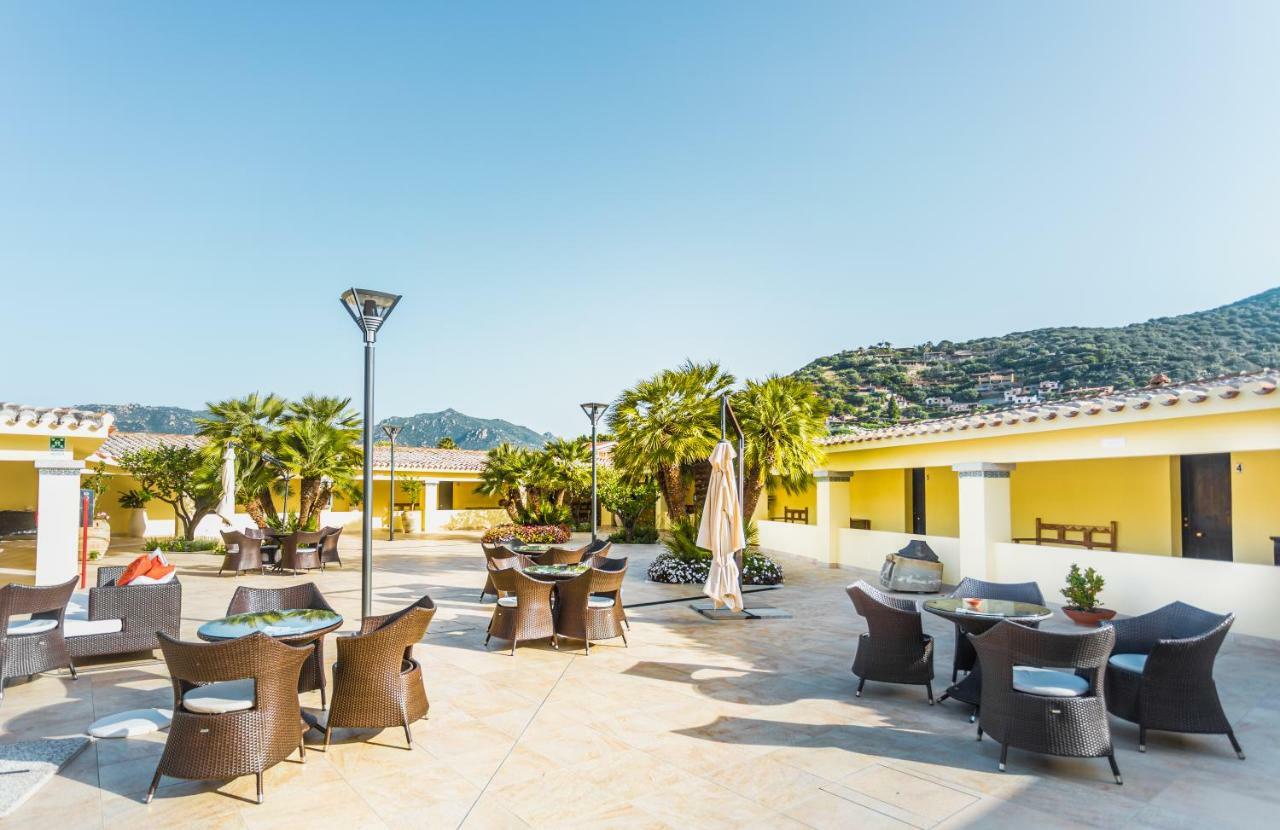 Hotel Fiore Di Maggio Villasimius Buitenkant foto