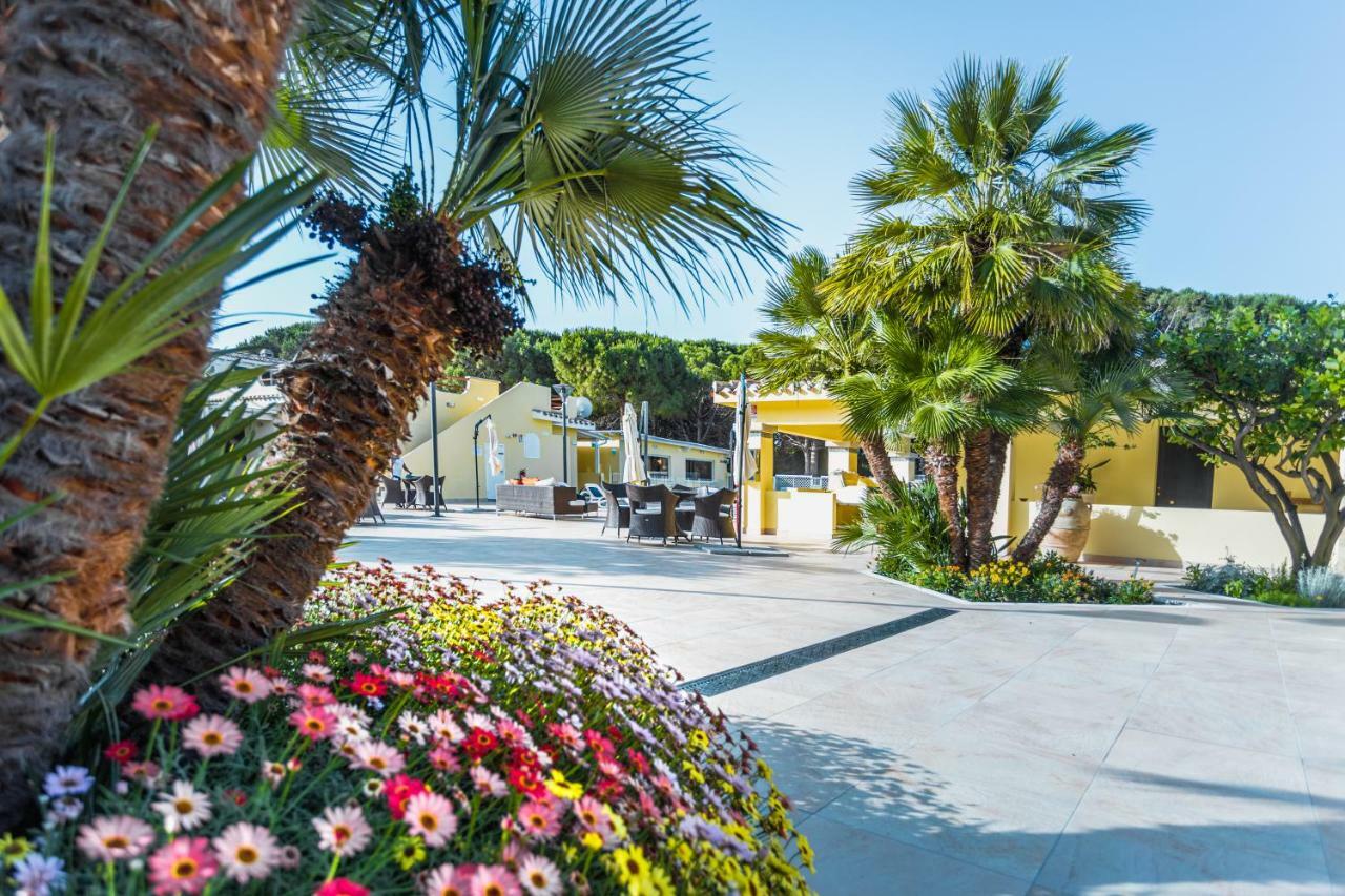 Hotel Fiore Di Maggio Villasimius Buitenkant foto