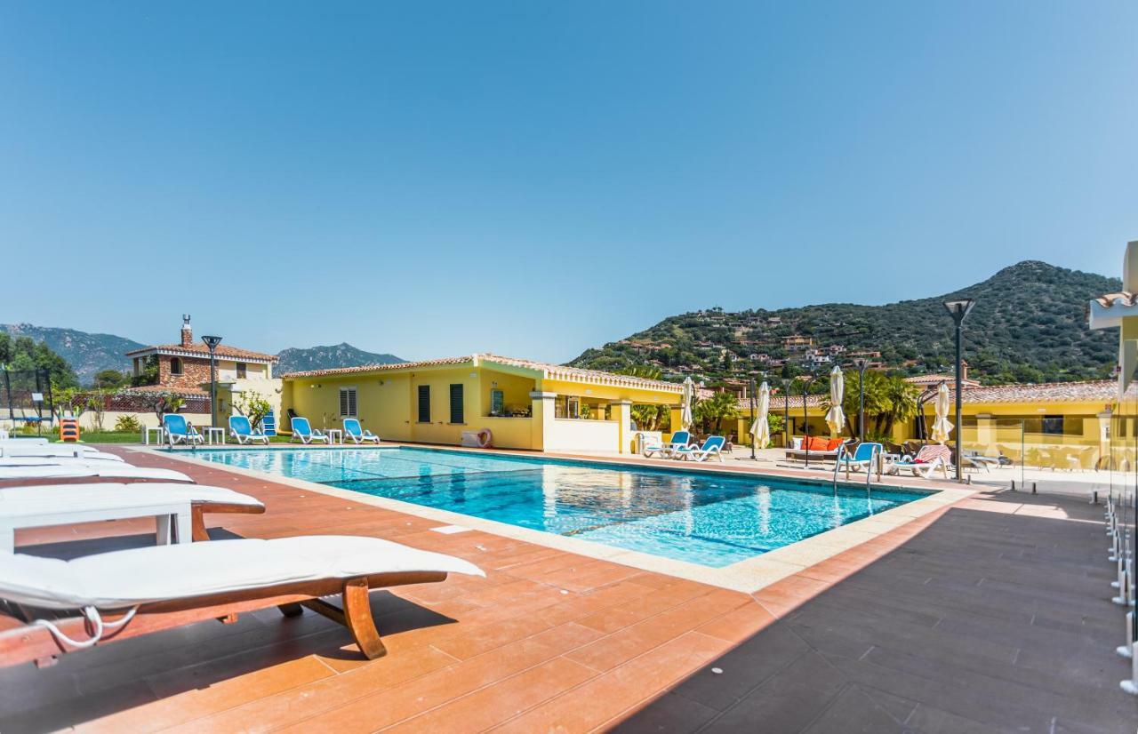 Hotel Fiore Di Maggio Villasimius Buitenkant foto