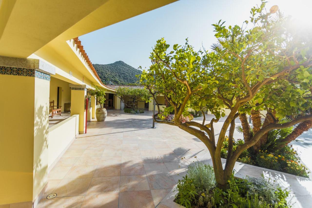 Hotel Fiore Di Maggio Villasimius Buitenkant foto