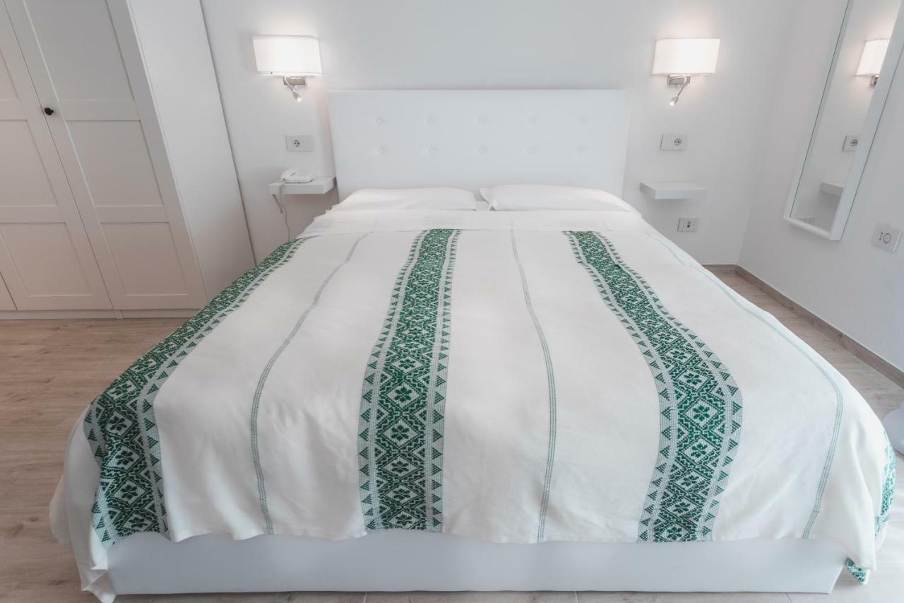 Hotel Fiore Di Maggio Villasimius Buitenkant foto
